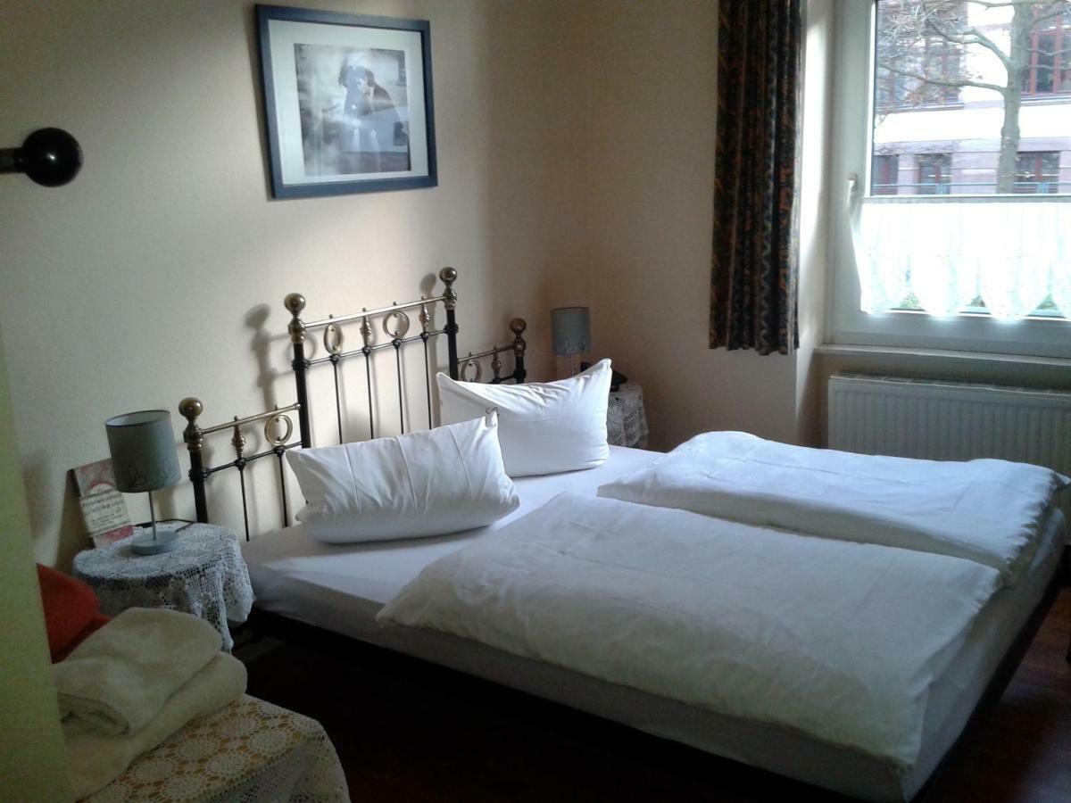 Acasa Bed & Breakfast Франкфурт на Майн Екстериор снимка